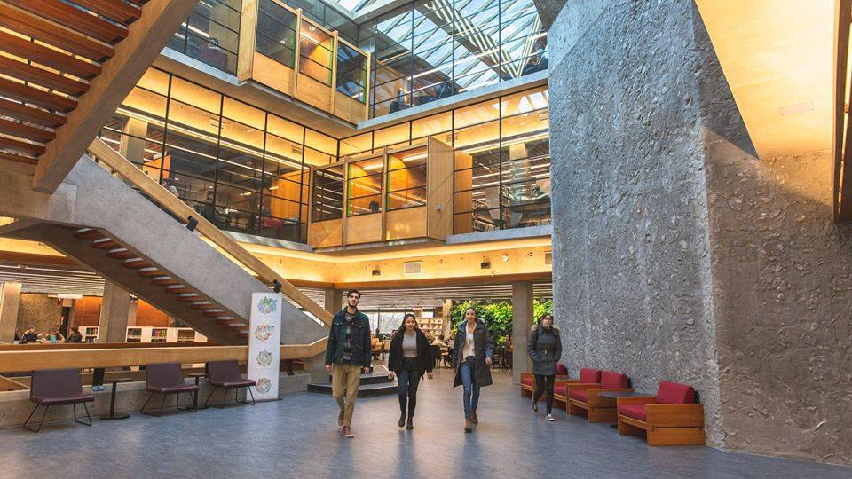 Thư viện hiện đại của Trent University