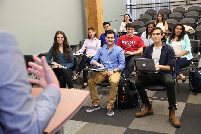 Chi phí du học Canada