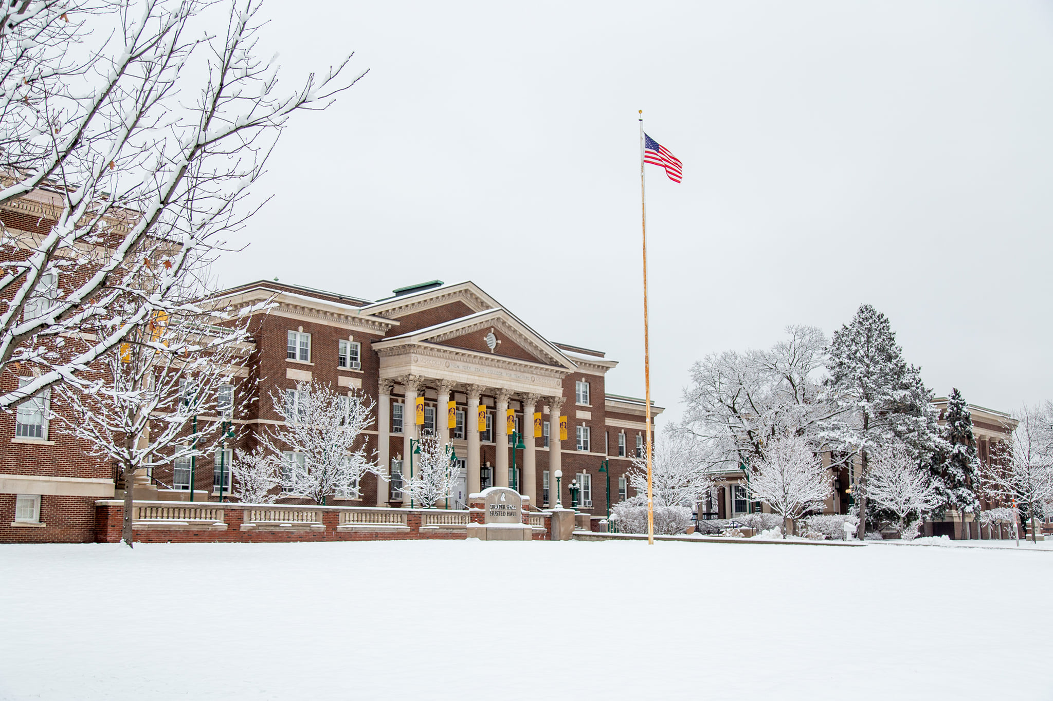 TÌM HIỂU VỀ DU HỌC MỸ TẠI TRƯỜNG ĐẠI HỌC ALBANY SUNY
